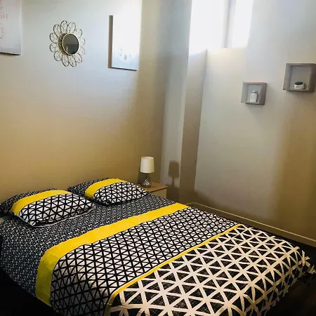 De Standing A Centre - 50m² Apartment *