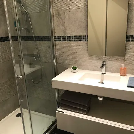 De Standing A Centre - 50m² Apartment *